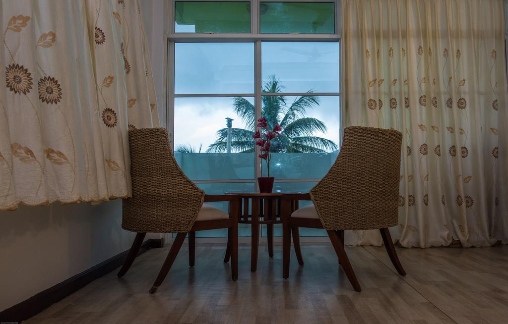 Rivers Beach & Spa Hulhumale Exterior foto